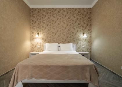 room 141 thumbnail 5