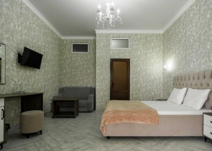 room 147 thumbnail 3