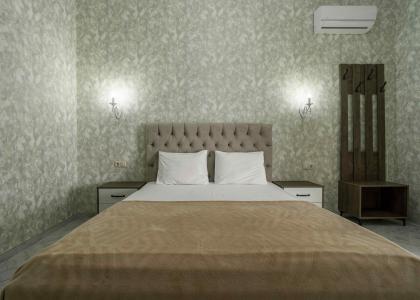 room 147 thumbnail 4