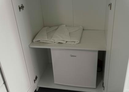 room 148 thumbnail 5